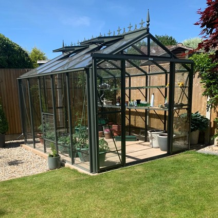 <strong>Royale:</strong> 8ft 6in (2584mm) wide model with double doors. Large pane 4mm toughened safety glass and bar capping included. Auto roof vents included as standard. Extremely strong box section framework. Various lengths available from 6ft 7in (2012mm) onwards