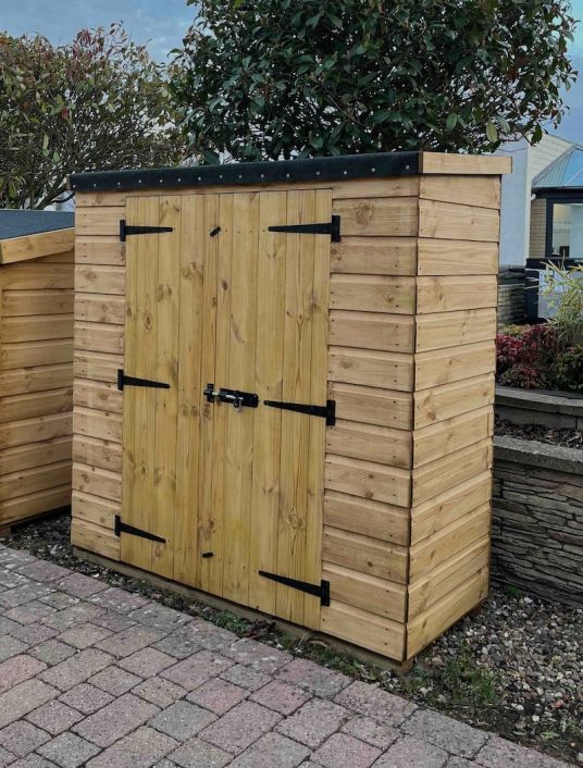 Double doors, bolt lock