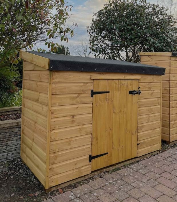 Single door, bolt lock