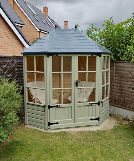 8ft x 6ft (2.4m x 1.8m). Georgian design & green paint finish