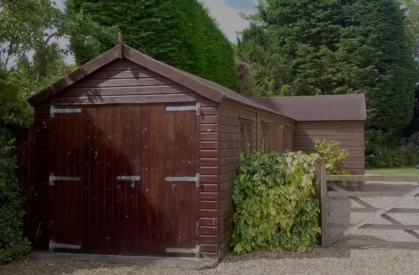 Craftsman single garage 9ft (2.7m) wide.